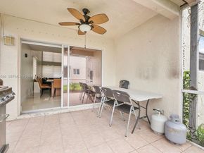 9602 NW 8th Cir, Plantation FL 33324