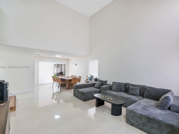 9602 NW 8th Cir, Plantation FL 33324
