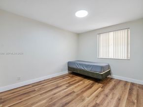 9602 NW 8th Cir, Plantation FL 33324