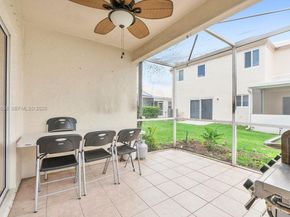 9602 NW 8th Cir, Plantation FL 33324