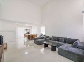 9602 NW 8th Cir, Plantation FL 33324