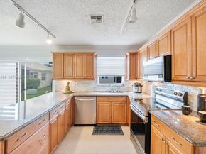 9602 NW 8th Cir, Plantation FL 33324