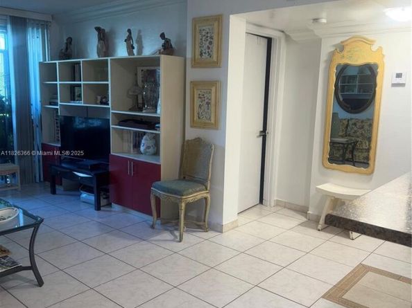 8821 W Flagler St 108, Miami FL 33174