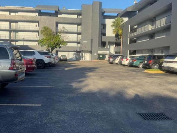 8821 W Flagler St 108, Miami FL 33174
