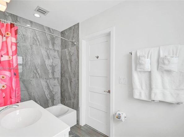 1704 Rodman St, Hollywood FL 33020