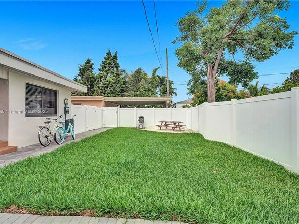 1704 Rodman St, Hollywood FL 33020