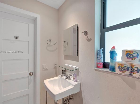 1704 Rodman St, Hollywood FL 33020