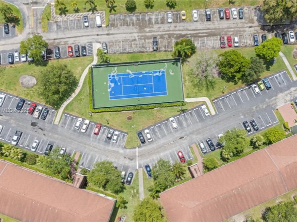 251 SW 132 way 114H, Pembroke Pines FL 33027