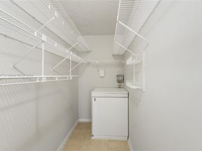 251 SW 132 way 114H, Pembroke Pines FL 33027