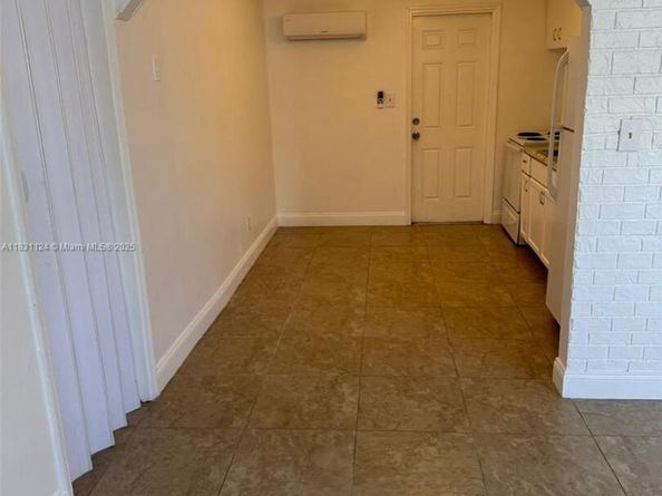 630 NW 15th Ter, Fort Lauderdale FL 33311