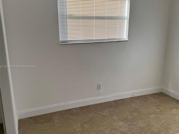 630 NW 15th Ter, Fort Lauderdale FL 33311