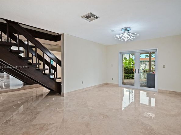 2015 NE 120th Rd, North Miami FL 33181