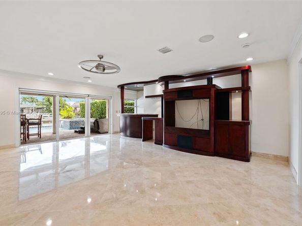 2015 NE 120th Rd, North Miami FL 33181