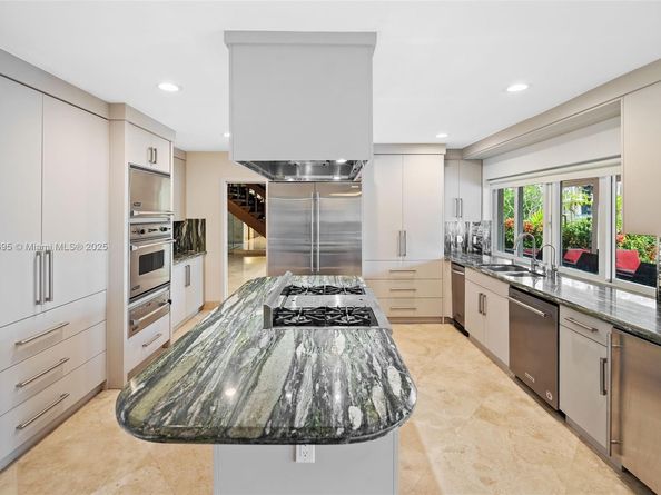 2015 NE 120th Rd, North Miami FL 33181