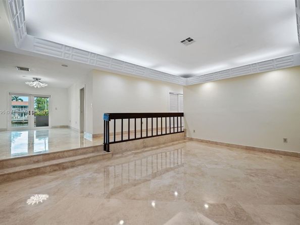 2015 NE 120th Rd, North Miami FL 33181