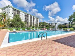 2334 S Cypress Bend Dr 505, Pompano Beach FL 33069