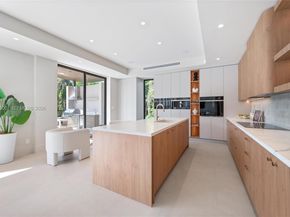 5854 SW 30th St, Miami FL 33155