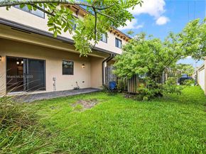 9213 NW 16th St, Pembroke Pines FL 33024