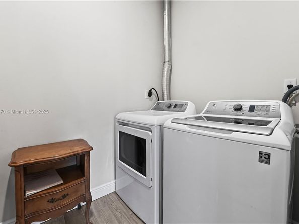 9213 NW 16th St, Pembroke Pines FL 33024