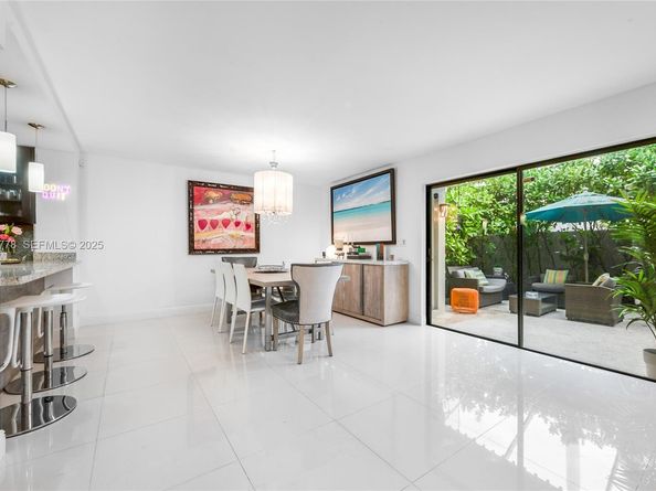 7075 SW 67th Ave 14, South Miami FL 33143