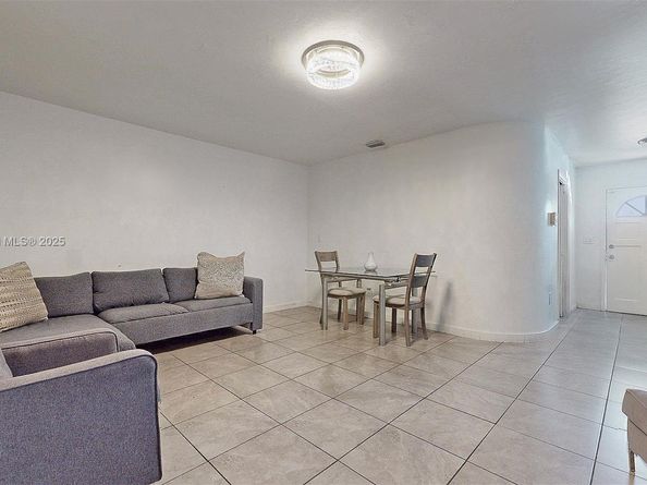 18502 NW 23rd Ct, Miami Gardens FL 33056