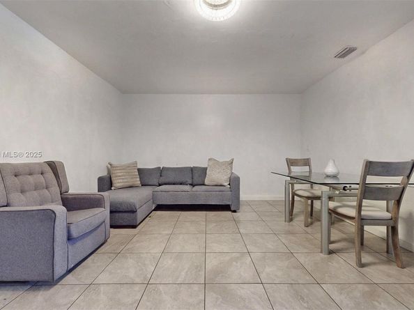 18502 NW 23rd Ct, Miami Gardens FL 33056