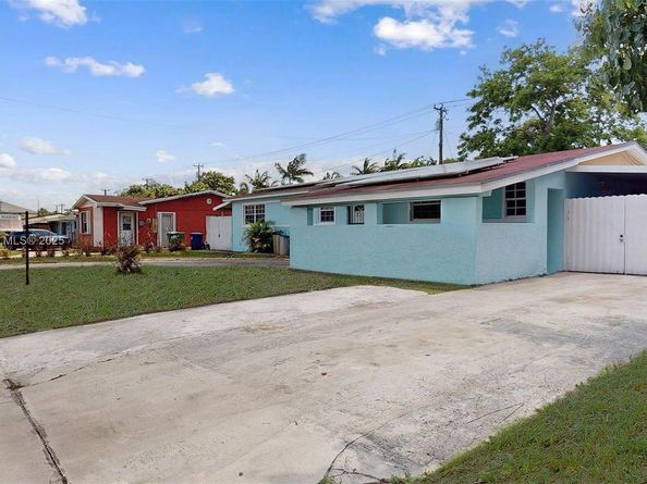 18502 NW 23rd Ct, Miami Gardens FL 33056