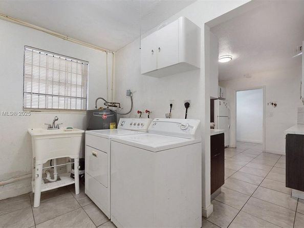 18502 NW 23rd Ct, Miami Gardens FL 33056