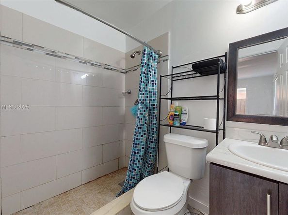 18502 NW 23rd Ct, Miami Gardens FL 33056