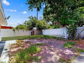 18502 NW 23rd Ct, Miami Gardens FL 33056