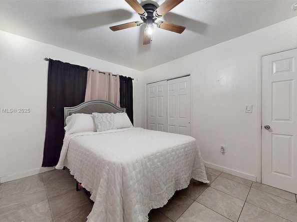18502 NW 23rd Ct, Miami Gardens FL 33056
