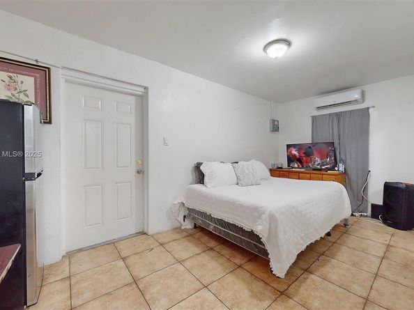 18502 NW 23rd Ct, Miami Gardens FL 33056