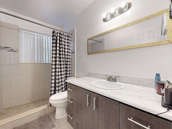 18502 NW 23rd Ct, Miami Gardens FL 33056