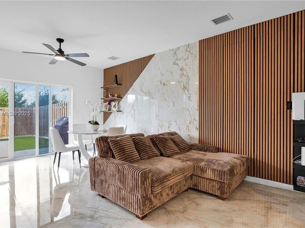 11968 NW 46th St, Coral Springs FL 33076