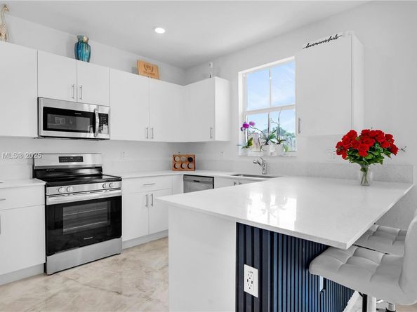 11968 NW 46th St, Coral Springs FL 33076