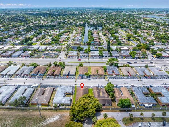 4020 NW 30th Ter, Lauderdale Lakes FL 33309