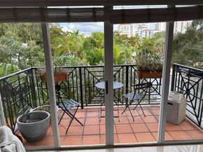 101 Sidonia Ave 301, Coral Gables FL 33134