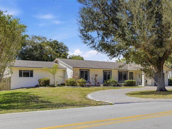 431 S Old Hiatus Rd, Plantation FL 33325