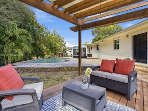 431 S Old Hiatus Rd, Plantation FL 33325