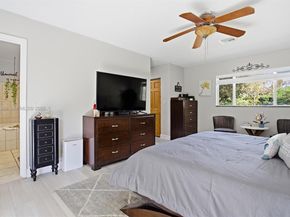 431 S Old Hiatus Rd, Plantation FL 33325