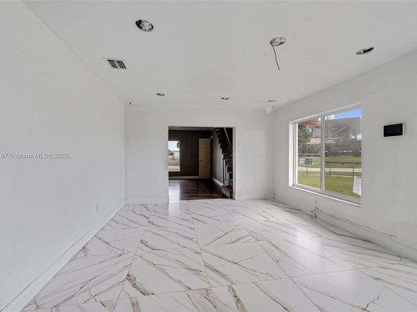 20401 NW 22nd Ave, Miami Gardens FL 33056