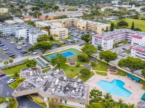 3990 NW 42nd Ave 403, Lauderdale Lakes FL 33319