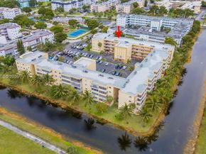 3990 NW 42nd Ave 403, Lauderdale Lakes FL 33319