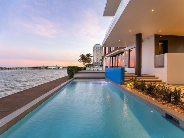 1270 NE 82nd St, Miami FL 33138