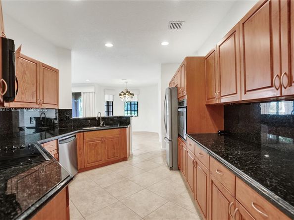 2757 Center Court Drive 120, Weston FL 33332