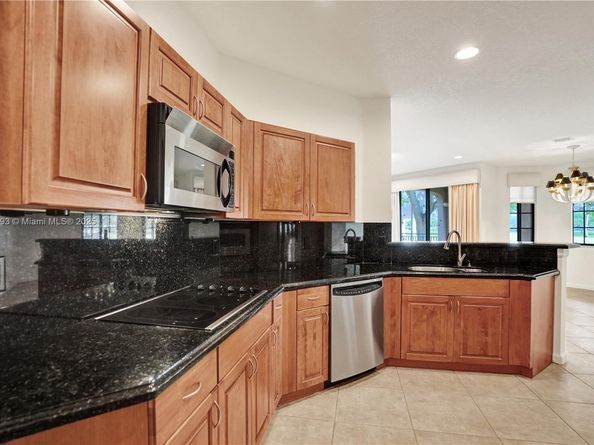 2757 Center Court Drive 120, Weston FL 33332