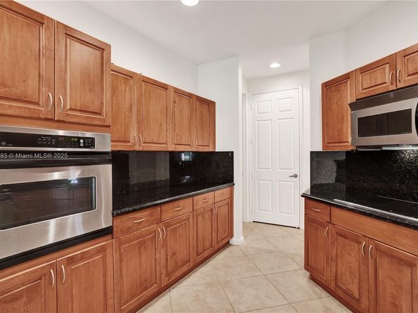 2757 Center Court Drive 120, Weston FL 33332