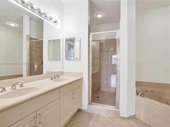 2757 Center Court Drive 120, Weston FL 33332