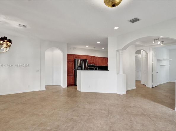 2757 Center Court Drive 120, Weston FL 33332