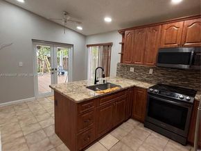 19926 NW 67th Pl, Hialeah FL 33015